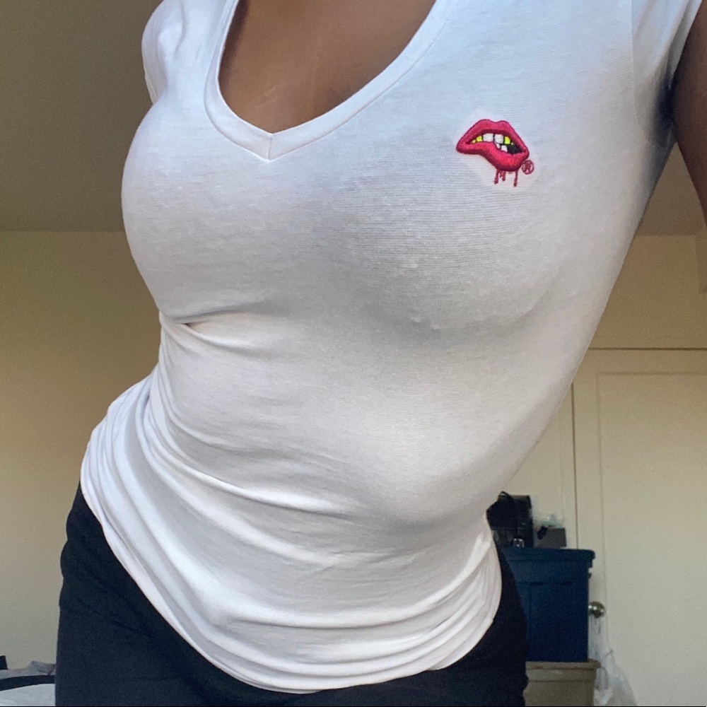 White Tee 💋